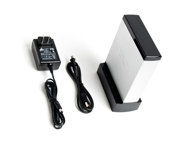 Hitachi_SimpleDrive_III_1TB_Stainless_Steel_External_Hard_DrivetzoDetail.jpg